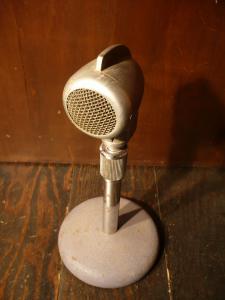 display microphone stand