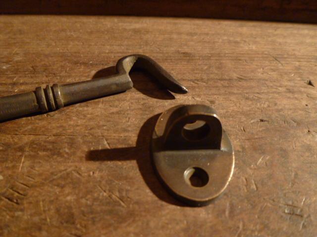 真鍮　鍵　家具パーツ　LFP 0318（2）