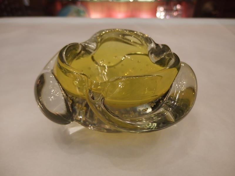 イタリアムラノガラスオブジェ　ヴィンテージアートガラス灰皿　気泡入り　クリアー×黄色　　USM 1334（7）