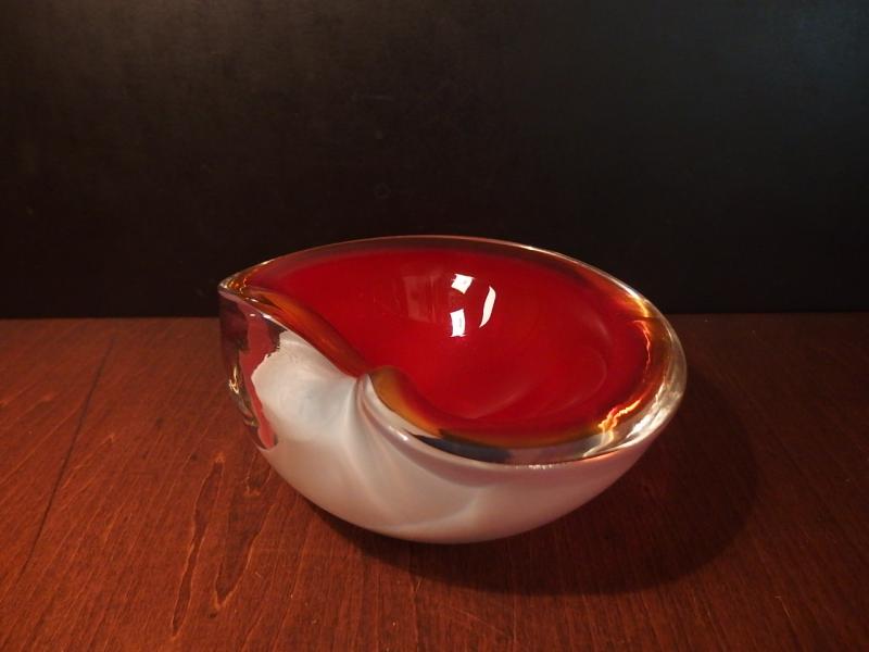 イタリアムラノガラスオブジェ　ヴィンテージアートガラス灰皿　白×アンバー×赤　USM 1394（3）