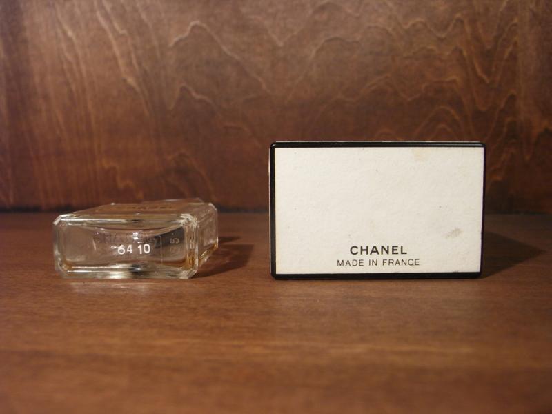 CHANEL N°5 香水瓶、ミニチュア香水ボトル、ミニガラスボトル、サンプルガラス瓶　LCC 0470（5）