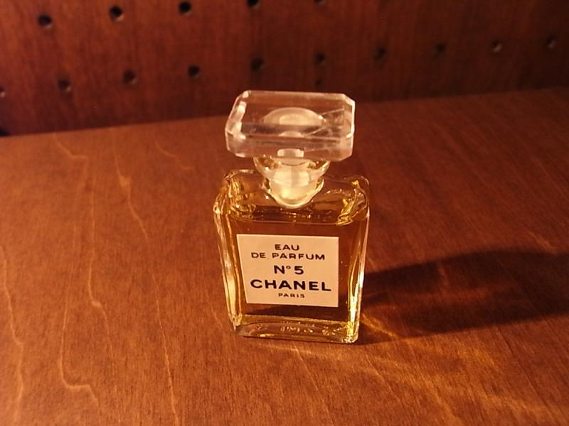CHANEL N°5 香水瓶、ミニチュア香水ボトル、ミニガラスボトル、サンプルガラス瓶　LCC 0671（4）