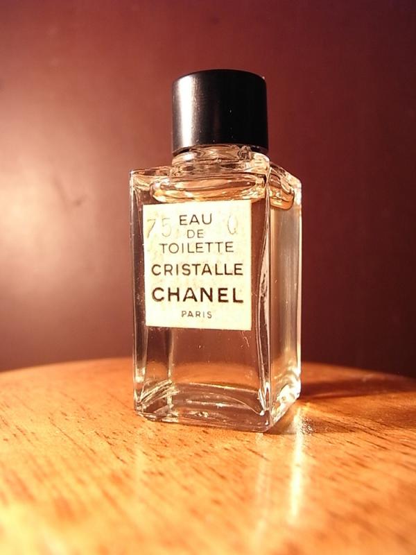 CHANEL CRISTALLE 香水瓶、ミニチュア香水ボトル、ミニガラスボトル、サンプルガラス瓶　LCC 0673（3）