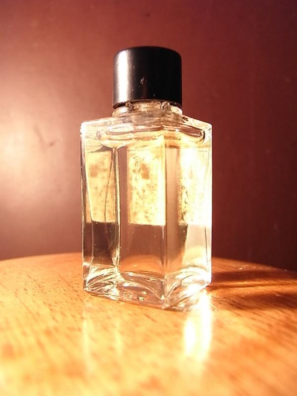 CHANEL CRISTALLE 香水瓶、ミニチュア香水ボトル、ミニガラスボトル、サンプルガラス瓶　LCC 0673（4）