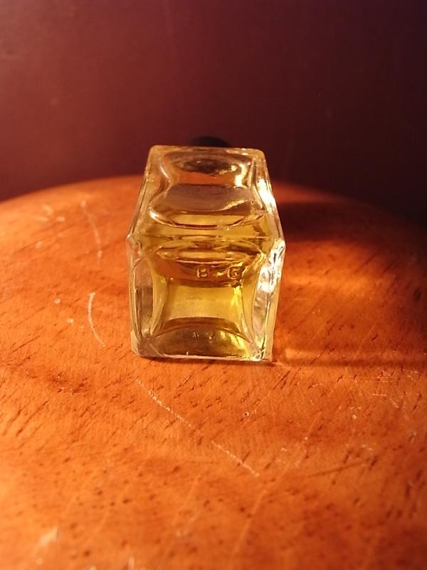 CHANEL N°5 香水瓶、ミニチュア香水ボトル、ミニガラスボトル、サンプルガラス瓶　LCC 0084（5）
