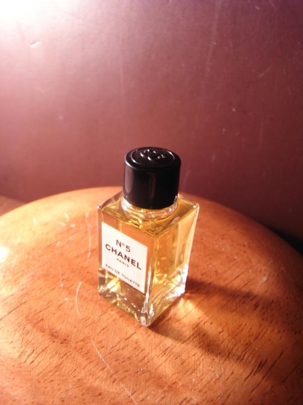CHANEL N°5 香水瓶、ミニチュア香水ボトル、ミニガラスボトル、サンプルガラス瓶　LCM 4552（4）