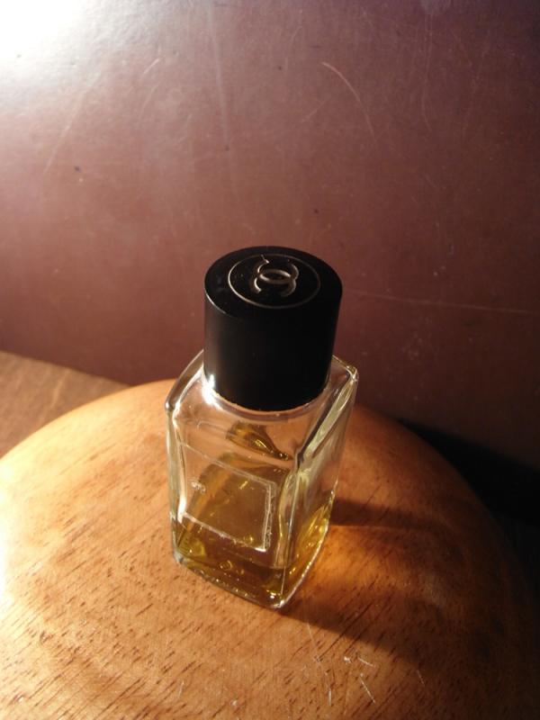 CHANEL 香水瓶、ミニチュア香水ボトル、ミニガラスボトル、サンプルガラス瓶　LCM 4634（3）