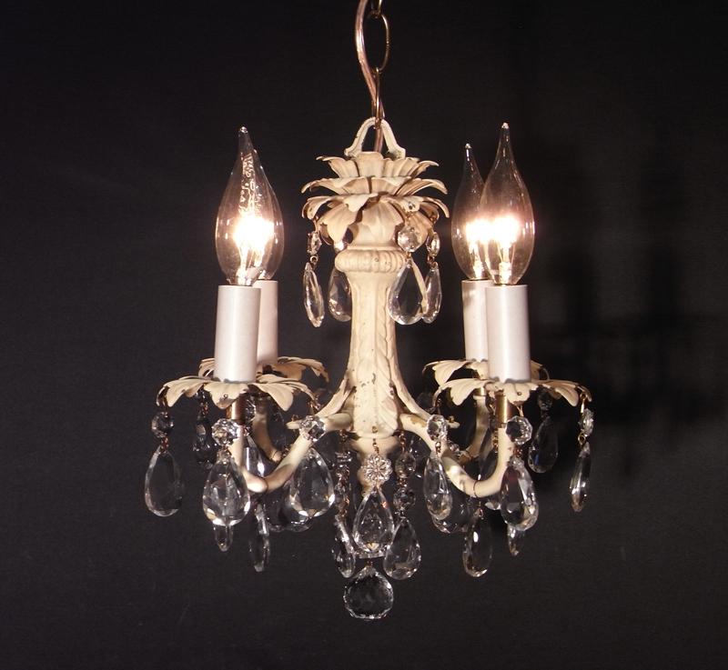 white brass chandelier 4灯