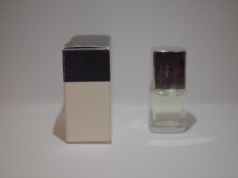 GIAN MARCO VENTURI/woman香水瓶、ミニチュア香水ボトル、ミニガラスボトル、サンプルガラス瓶　LCC 0041（2）