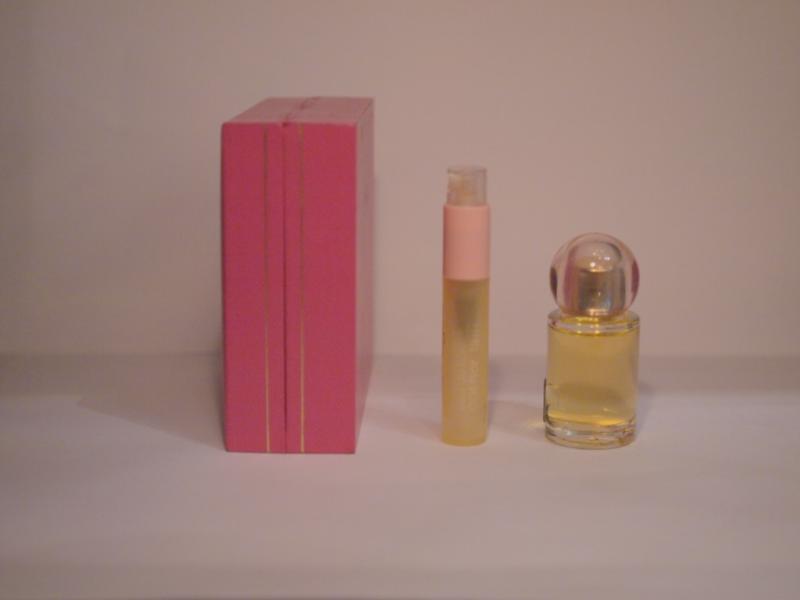 courreges/sweet courreges香水瓶、ミニチュア香水ボトル、ミニガラスボトル、サンプルガラス瓶　LCC 0283（3）