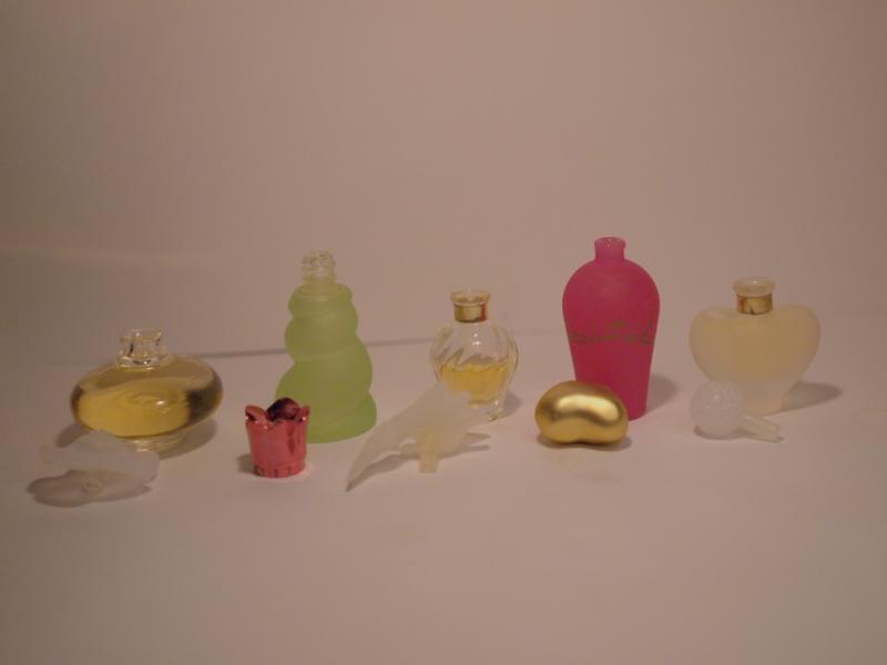 NINA RICCI香水瓶、ミニチュア香水ボトル、ミニガラスボトル、サンプルガラス瓶　LCC 0434（6）