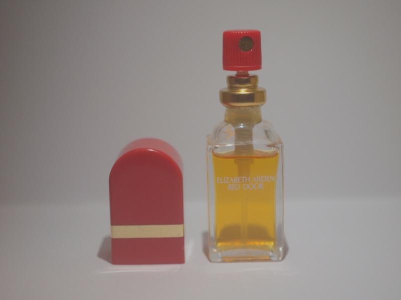 Elizabeth Arden/Red Door香水瓶、ミニチュア香水ボトル、ミニガラスボトル、香水ガラス瓶　LCC 0441（6）