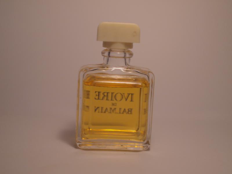 pierre BALMAIN/IVOIRE香水瓶、ミニチュア香水ボトル、ミニガラスボトル、サンプルガラス瓶　LCC 0485（4）
