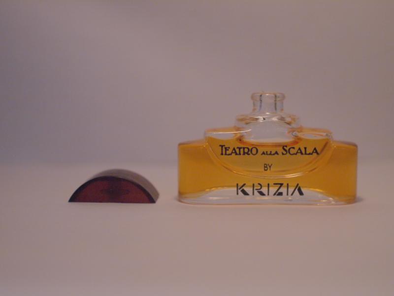 Krizia/Teatro Alla Scala香水瓶、ミニチュア香水ボトル、ミニガラスボトル、香水ガラス瓶　LCC 0562（6）