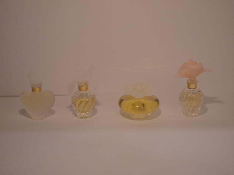 NINA RICCI香水瓶、ミニチュア香水ボトル、ミニガラスボトル、サンプルガラス瓶　LCC 0634（5）