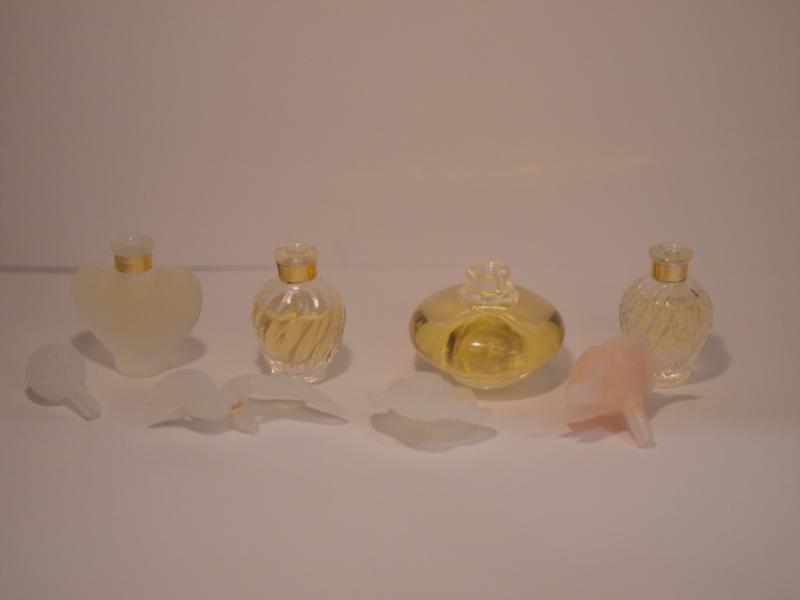 NINA RICCI香水瓶、ミニチュア香水ボトル、ミニガラスボトル、サンプルガラス瓶　LCC 0634（7）