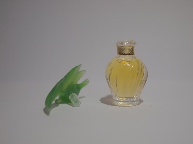 NINA RICCI/L'Air du Temps香水瓶、ミニチュア香水ボトル、ミニガラスボトル、香水ガラス瓶　LCC 0679（6）