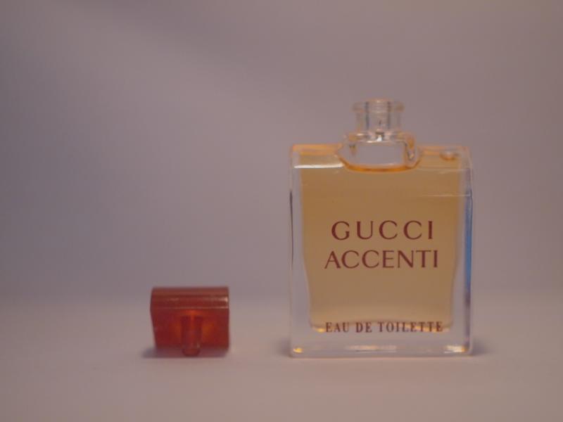 GUCCI/ACCENTI香水瓶、ミニチュア香水ボトル、ミニガラスボトル、香水ガラス瓶　LCC 1034（6）
