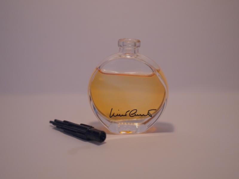 CERRUTI/NINO CERUTTI香水瓶、ミニチュア香水ボトル、ミニガラスボトル、サンプルガラス瓶　LCC 1048（6）