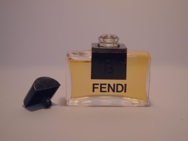 Fendi/Fendi(original)香水瓶、ミニチュア香水ボトル、ミニガラスボトル、香水ガラス瓶　LCM 4571（6）