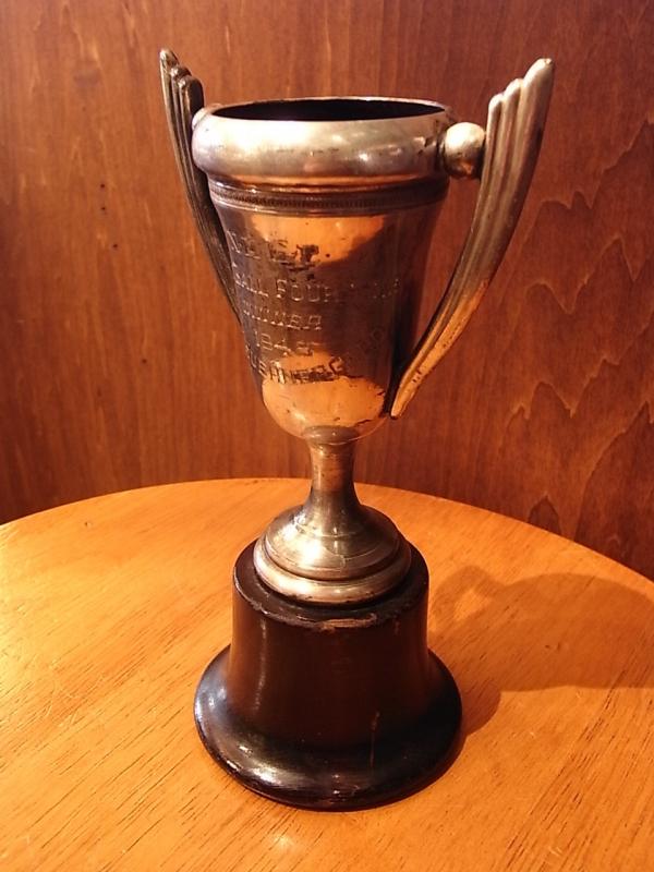 真鍮製トロフィー 1948年アンティーク優勝カップ　優勝杯　LCM 5842（2）