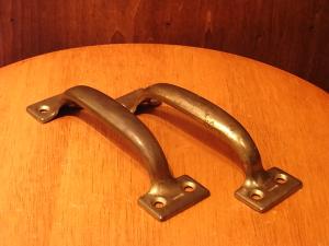 iron cabinet handle（2点あり）