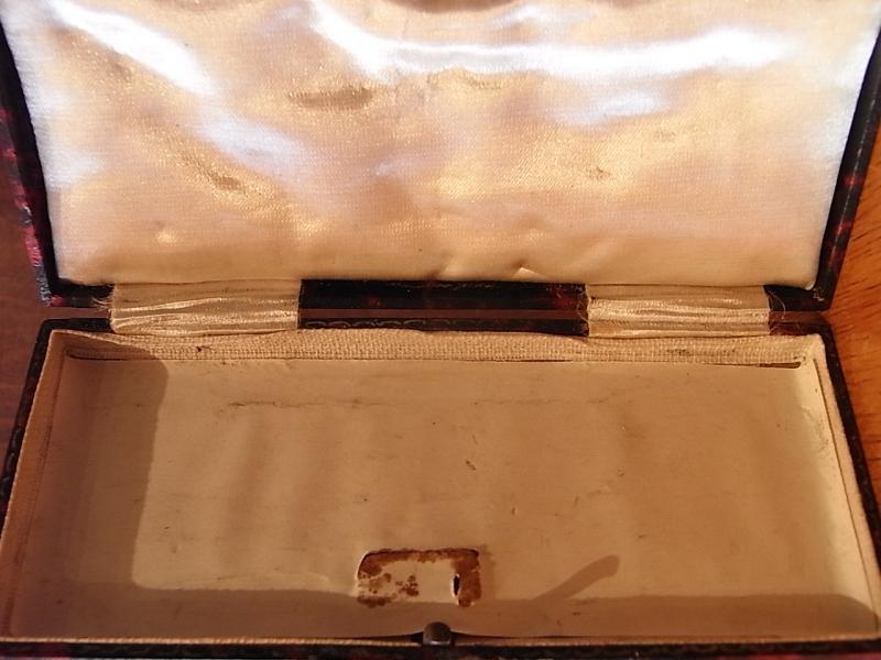 フランス製赤ジュエリーホルダー、レッド宝石箱、ジュエリーディスプレイ　LCM 6868（5）
