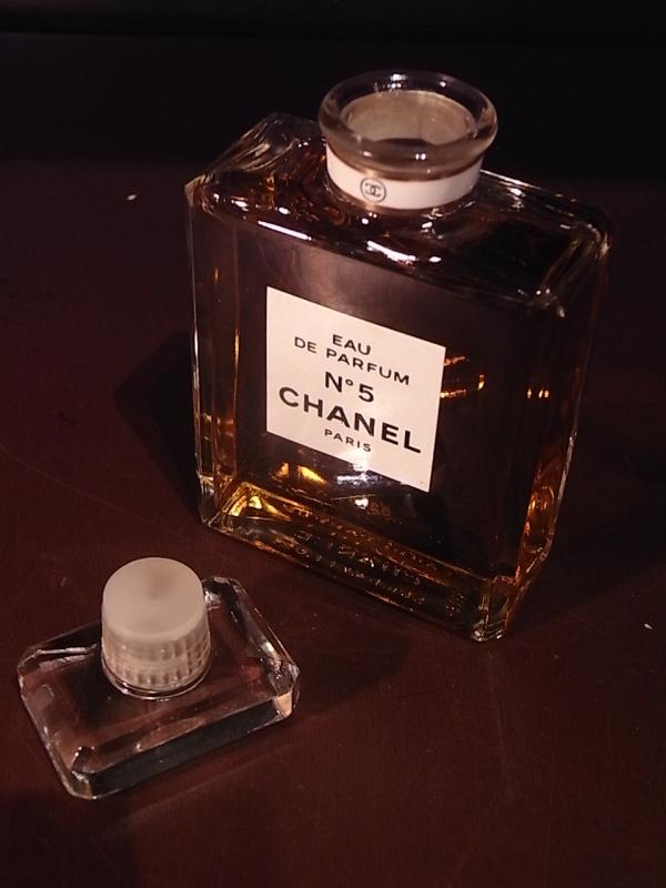 CHANEL N°5 香水瓶、香水ボトル、ガラスボトル、ガラス瓶　LCC 1215（4）