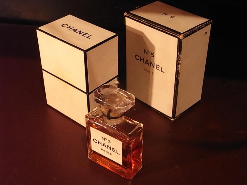 CHANEL N°5 香水瓶、ミニチュア香水ボトル、ミニガラスボトル、サンプルガラス瓶　LCC 1242（2）