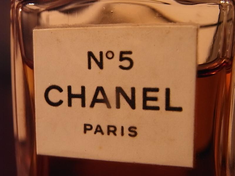 CHANEL N°5 香水瓶、ミニチュア香水ボトル、ミニガラスボトル、サンプルガラス瓶　LCC 1242（3）