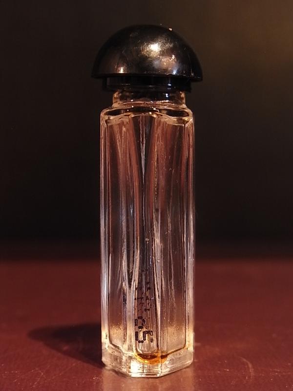 GIORGIO ARMANI/ARMANI香水瓶、ミニチュア香水ボトル、ミニガラスボトル、サンプルガラス瓶　LCC 1216（3）