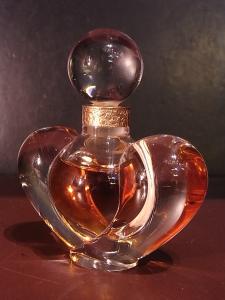 NINA RICCI / farouche glass perfume bottle