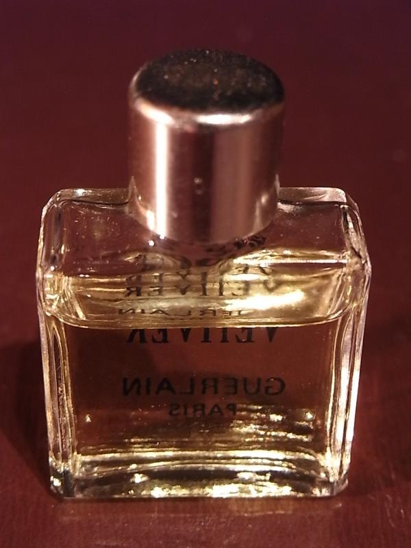 GUERLAIN / VETIVER香水瓶、ミニチュア香水ボトル、ミニガラスボトル、香水ガラス瓶　LCC 1166（3）