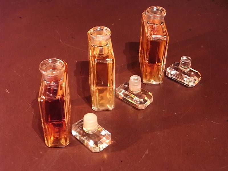 CHANEL N°5 香水瓶、ミニチュア香水ボトル、ミニガラスボトル、サンプルガラス瓶　LCC 1180（3）