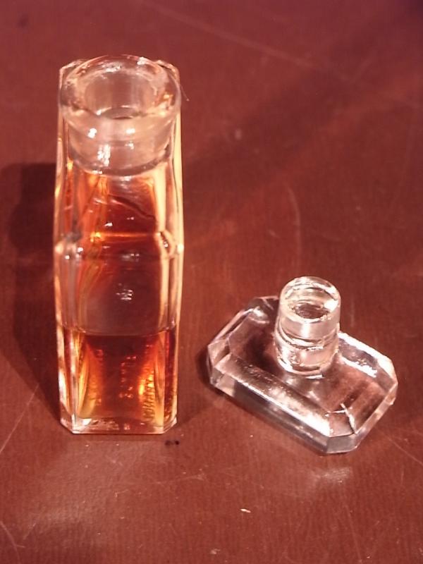 CHANEL N°5 香水瓶、ミニチュア香水ボトル、ミニガラスボトル、サンプルガラス瓶　LCC 1187（4）