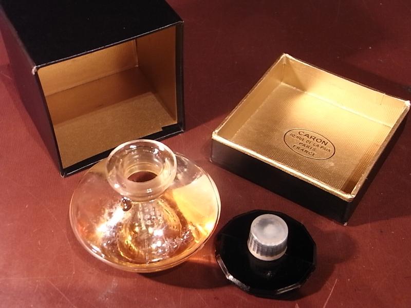 CARON / Narcisse Noir香水瓶、香水ボトル、ガラスボトル、ガラス瓶　LCC 1190（5）