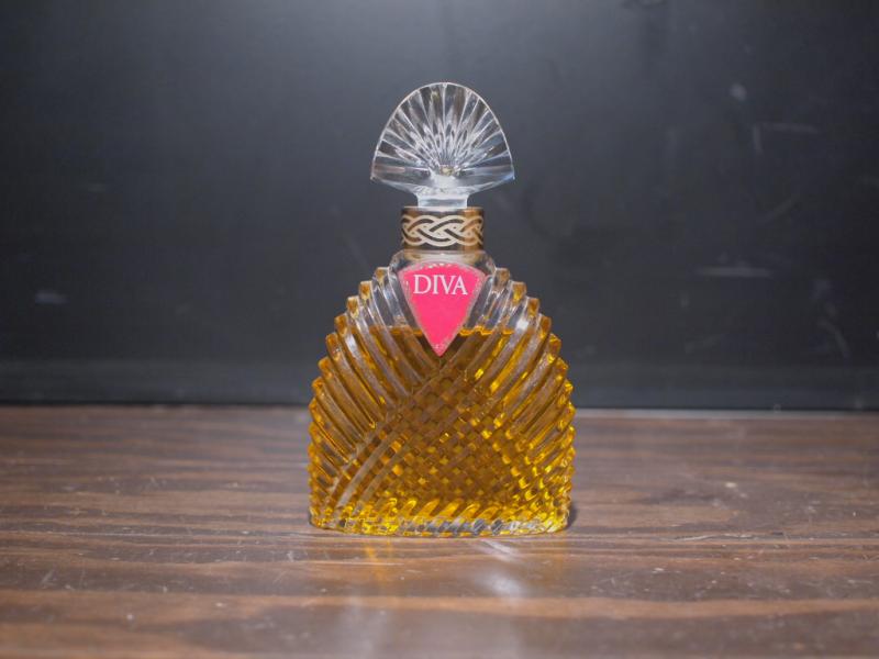 ungaro / DIVA glass perufme bottle