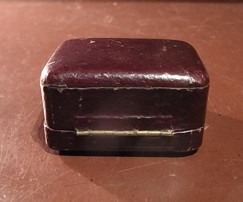 ワインレッド系ジュエリーホルダー、紫色ベルベット宝石箱、ベッチンジュエリーディスプレイ　LCM 6910（3）