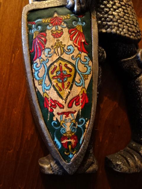 レトロ壁掛け　インテリア騎士、武器、盾のエンブレム、壁掛け、盾壁飾り　LCM 7225（4）