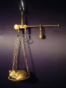 Italian brass hanging scale