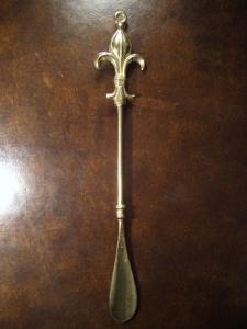 Brass shoehorn