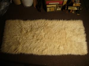 white shaggy rug
