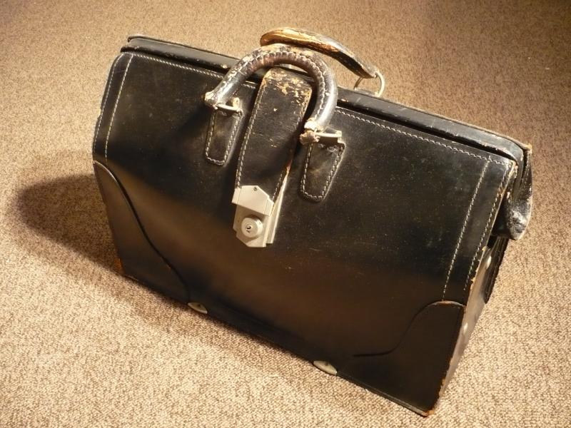 leather doctor bag