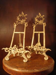 Italian brass easel（2点あり）