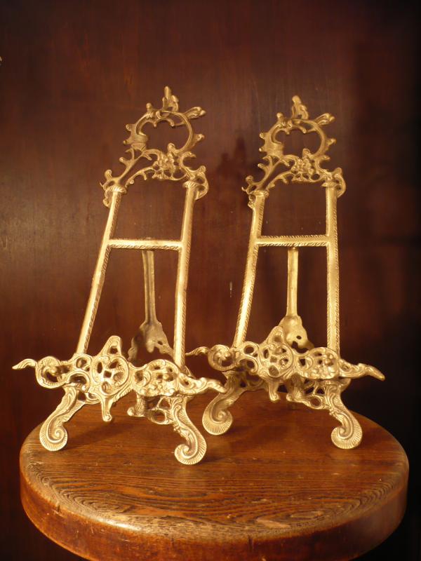 Italian brass easel（2点あり）