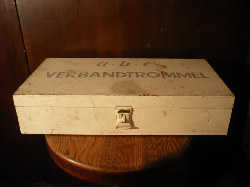 Dutch VARBANDTROMMEL first aid case