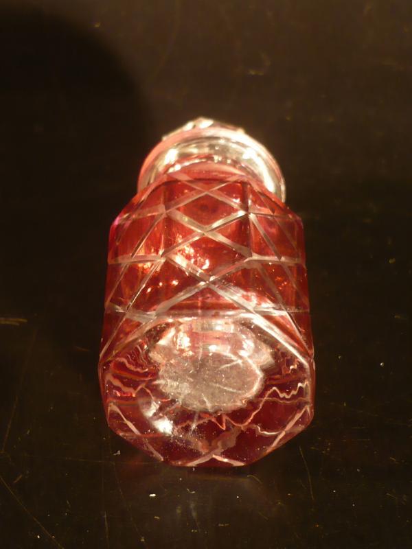 ボヘミアンピンクカットガラス香水ビン　LCM 3083（4）
