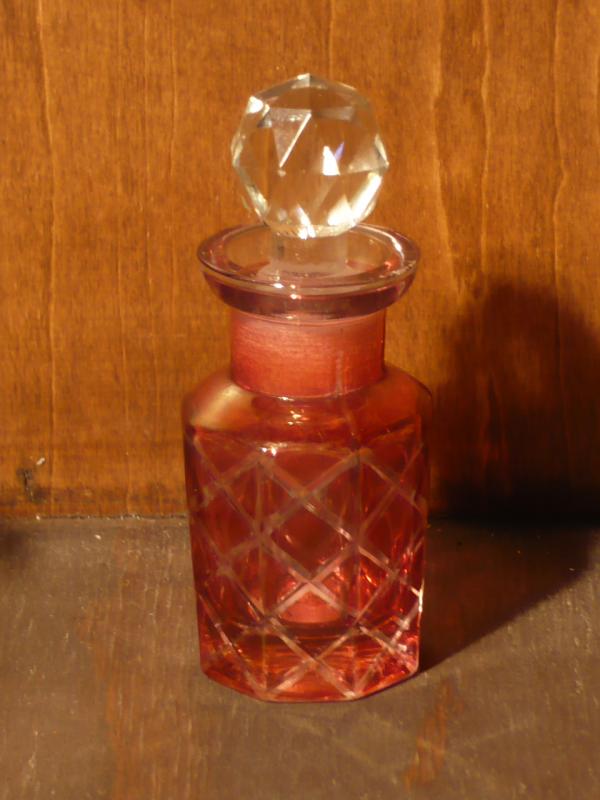 ボヘミアンピンクカットガラス香水ビン　LCM 3083（5）