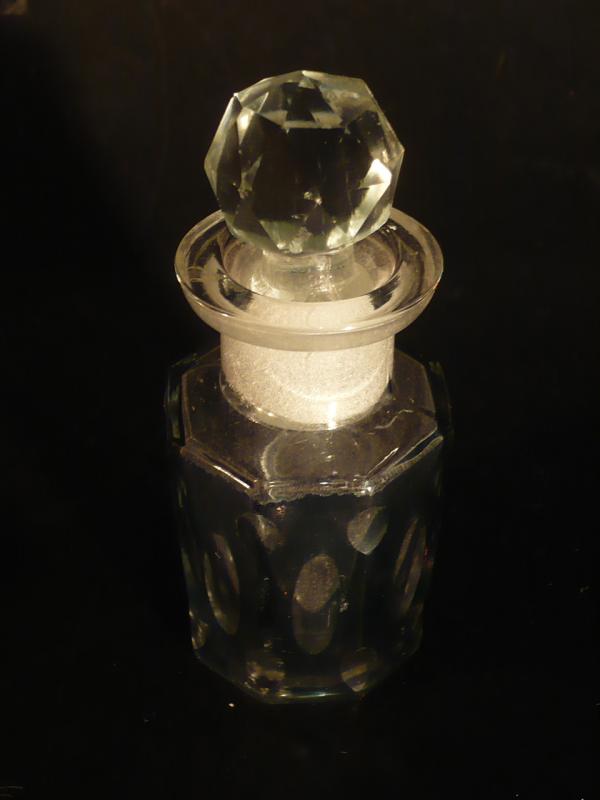 ボヘミアングリーンカットガラス香水ビン　LCM 3082（2）