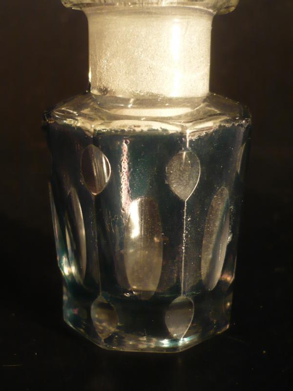 ボヘミアングリーンカットガラス香水ビン　LCM 3082（4）
